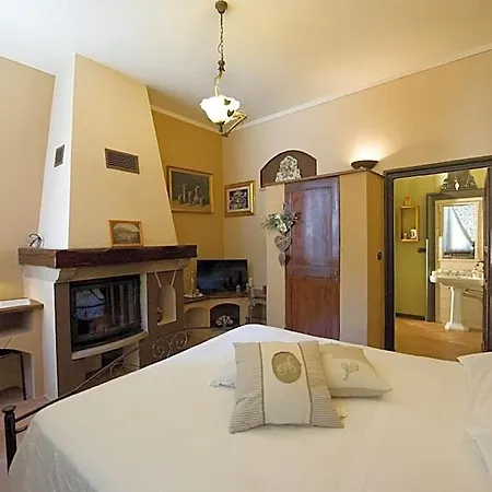 Borgo Cortese לינה וארוחת בוקר 4*