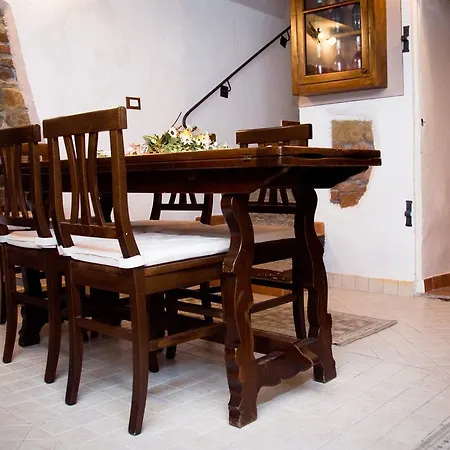 Borgo Cortese 4* ガーヴィ